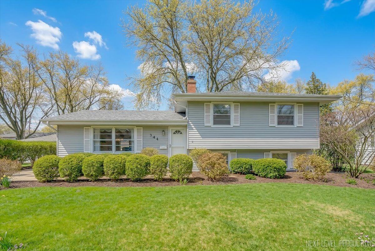 Property Photo:  344 Sycamore Drive  IL 60540 