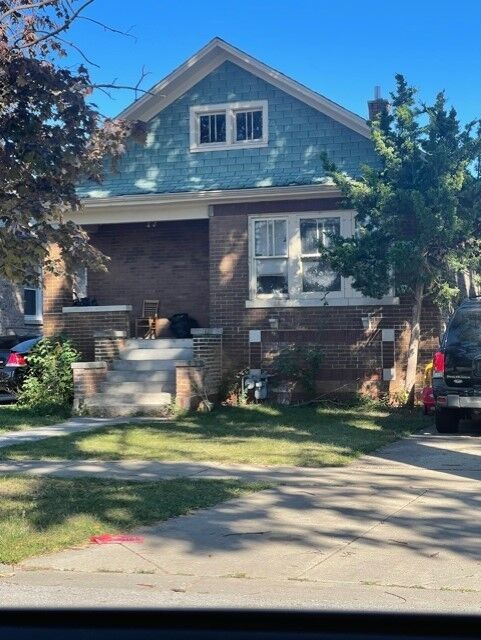 Property Photo:  1911 S 11th Avenue  IL 60153 