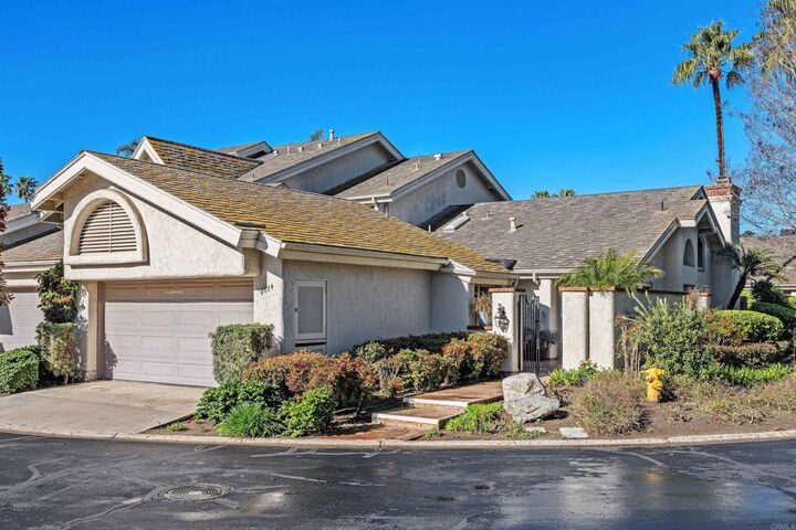 Property Photo: 4074 Avenida Brisa CA 92091