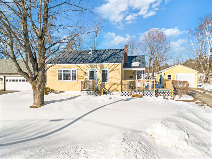 Property Photo:  17 Trueworthy Avenue  ME 04330 