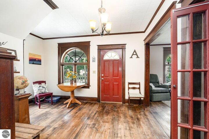 Property Photo: 217 W End Street MI 48801