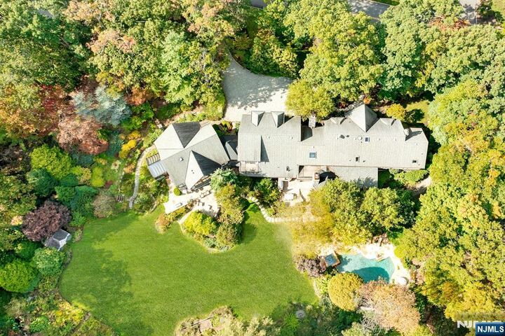 Property Photo: 307 Freemans Lane NJ 07417