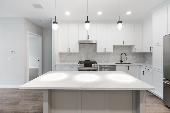 Property Photo:  18 Artisan Drive  NH 03079 