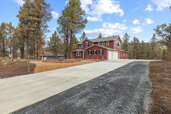 Property Photo:  1217 Vine Maple Drive  OR 97601 