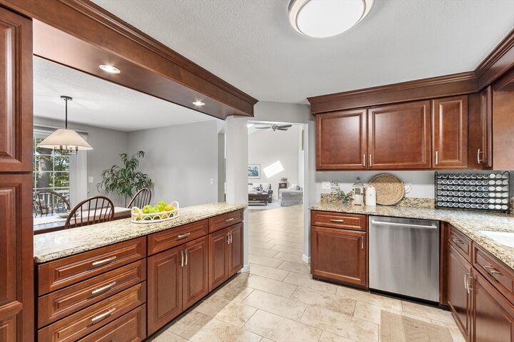 Property Photo:  18B Pilgrim Dr 24  MA 01886 