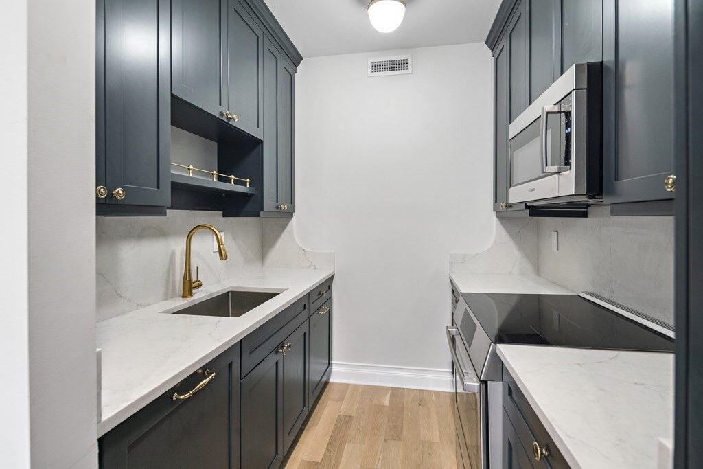 Property Photo: 100 E Brookline St 4 MA 02118