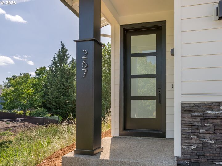 Property Photo: 267 Sunday Dr OR 97426