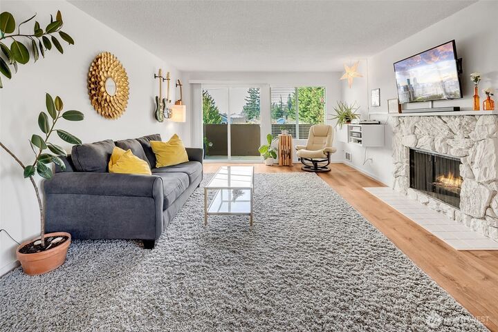 Property Photo: 8000 28th Avenue NW 320 WA 98117