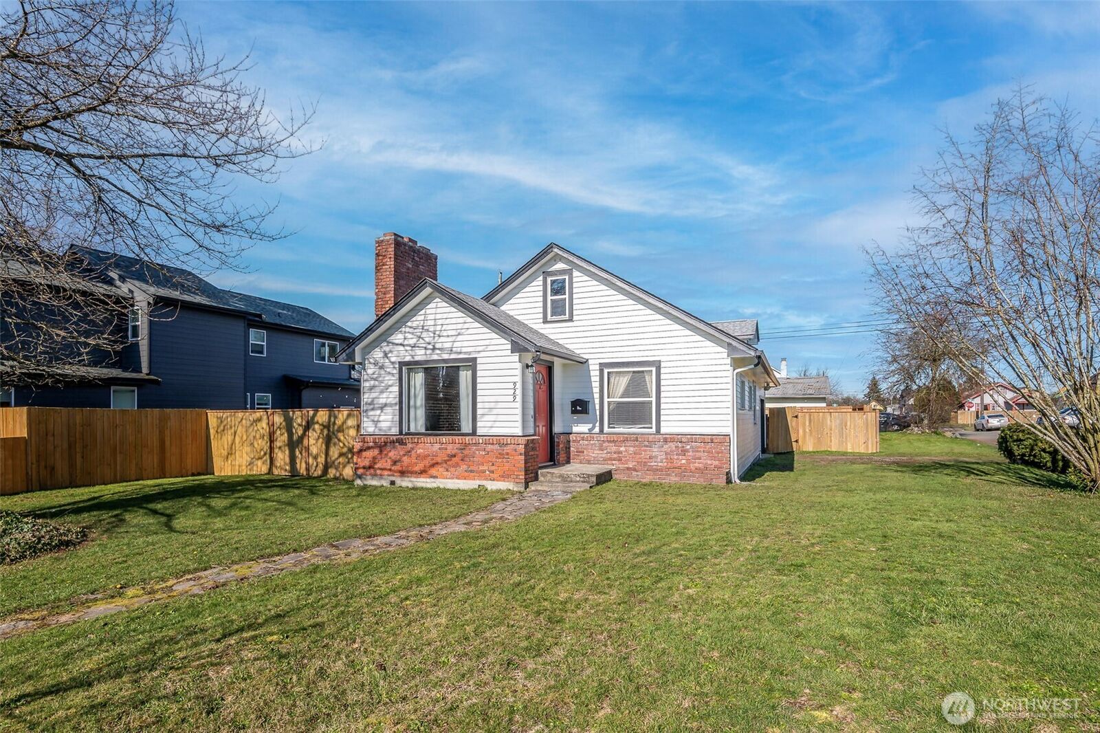 Property Photo:  929 E 57th Street  WA 98404 