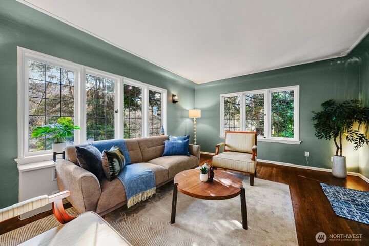 Property Photo:  750  Belmont Avenue E 5  WA 98102 