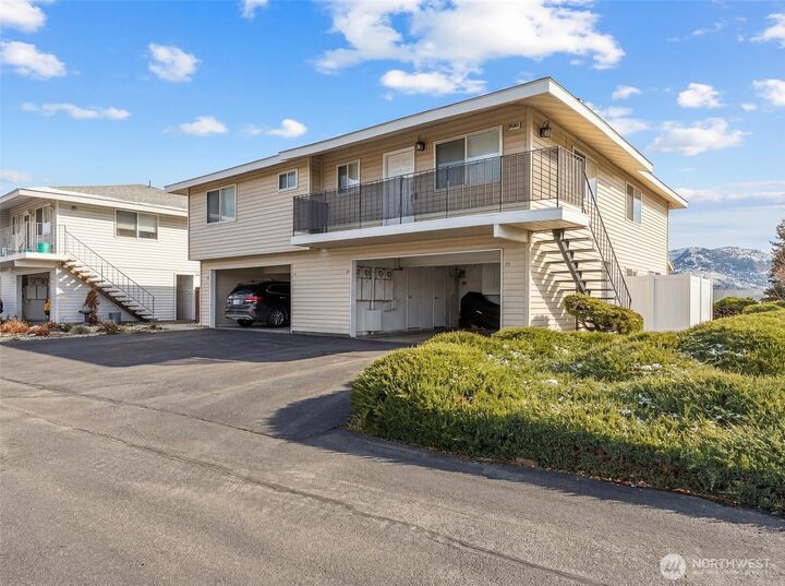 Property Photo:  100  Simon Street 30  WA 98802 