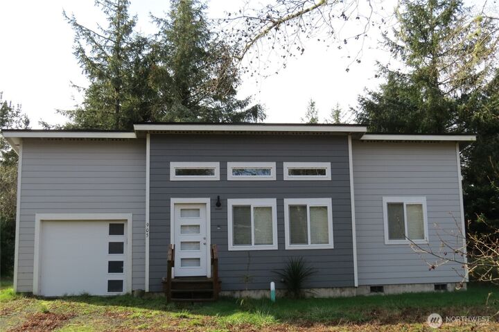 Property Photo:  905  Wawona Avenue SW  WA 98569 