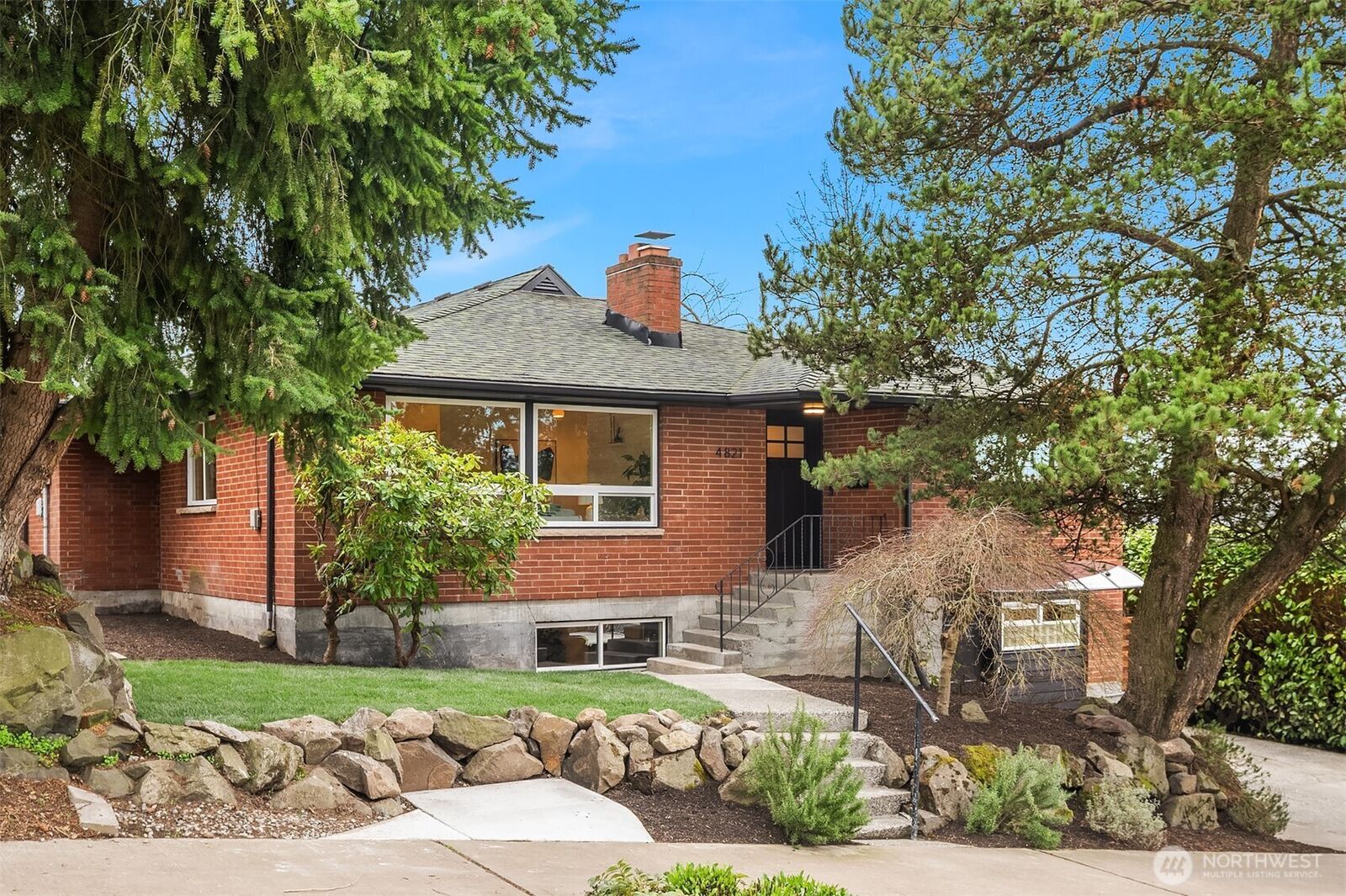 Property Photo:  4821 S Mead Street  WA 98118 