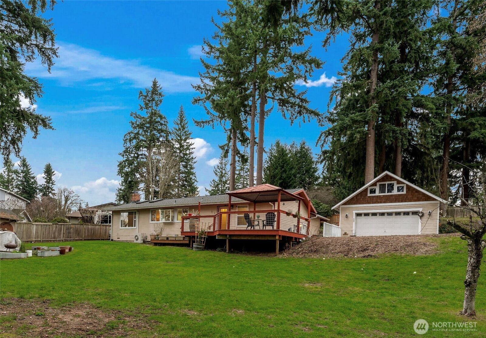 Property Photo:  8423  32nd Avenue SE  WA 98208 