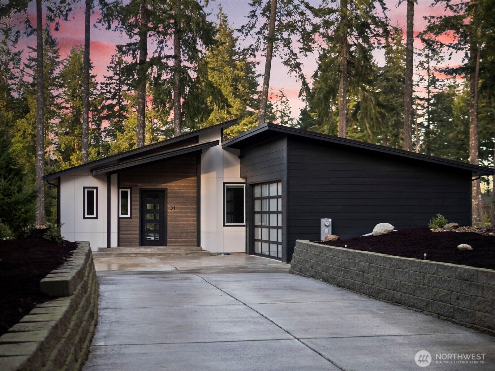 Property Photo:  31 E  Westwood Lane E  WA 98592 