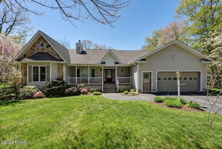 Property Photo:  108 Mountain View Drive  PA 18428 