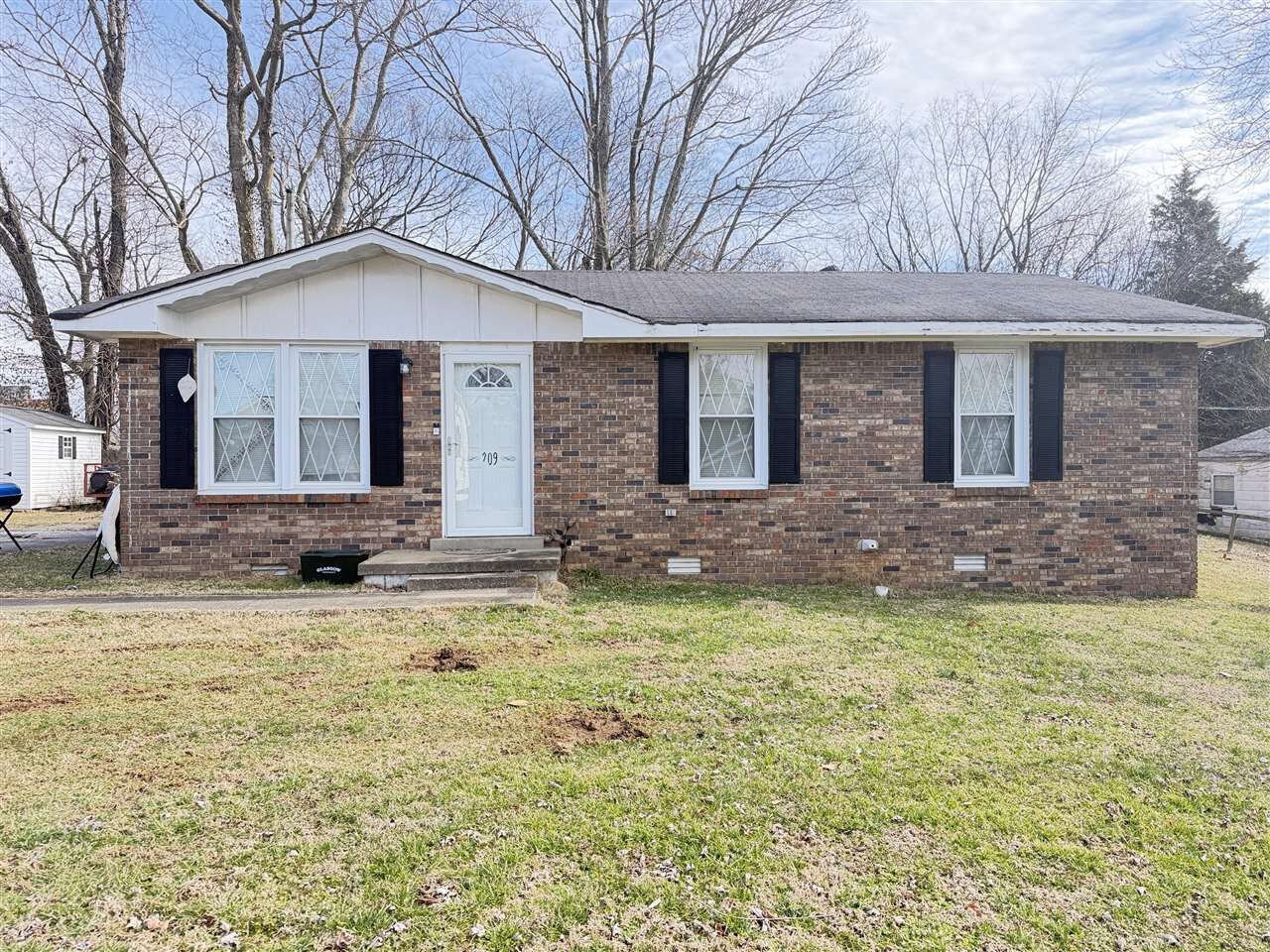 Property Photo:  209 Combs Boulevard  KY 42141 