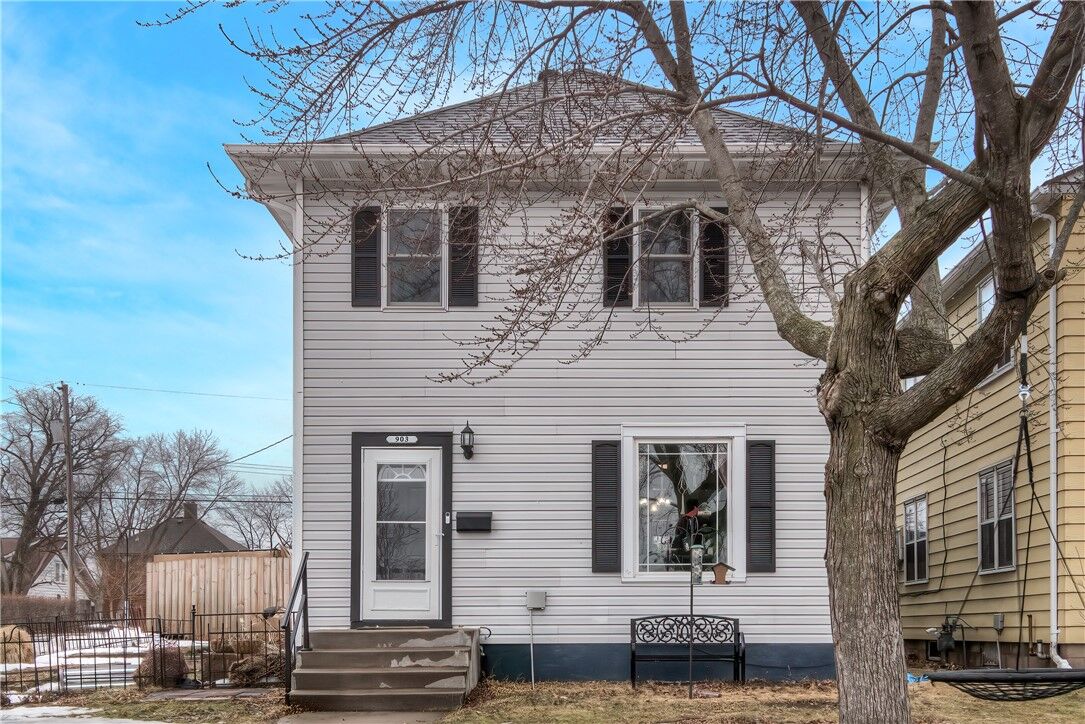 Property Photo:  903 Summer Street  WI 54701 