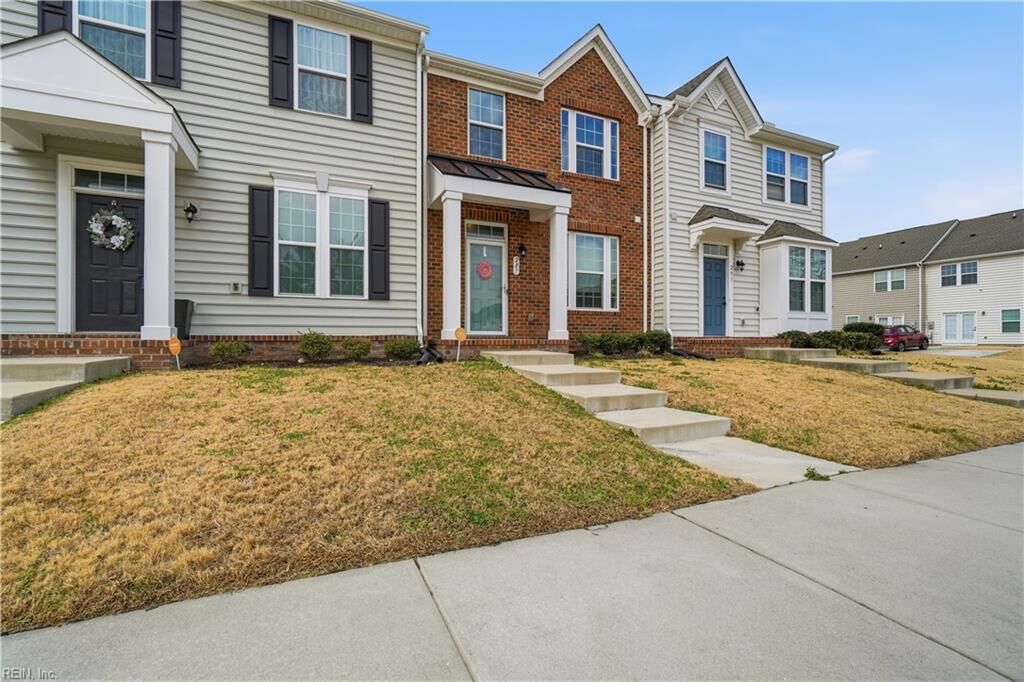 Property Photo: 287 Brittlebrush Dr VA 23701