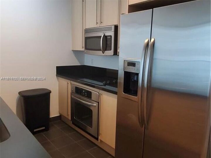 Property Photo:  1111 SW 1st Ave 1221-N  FL 33130 