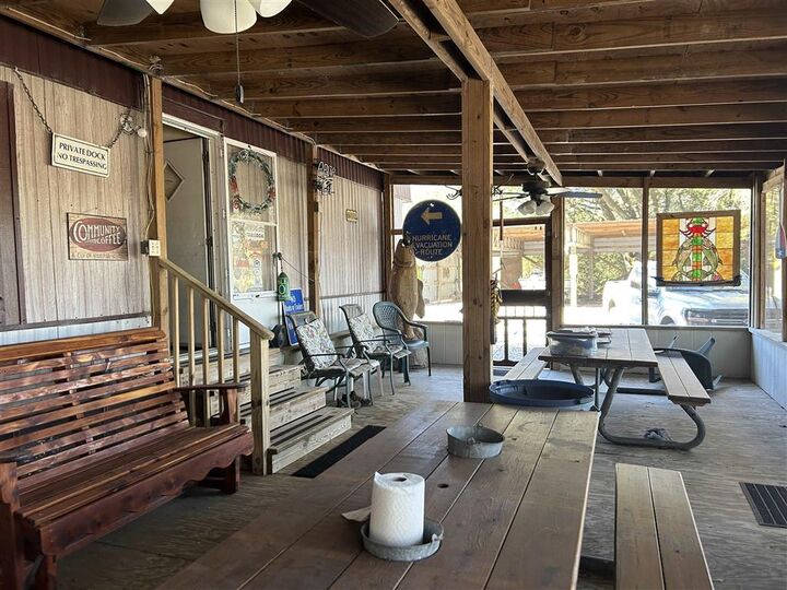 Property Photo: 996 Oak Lane LA 70645