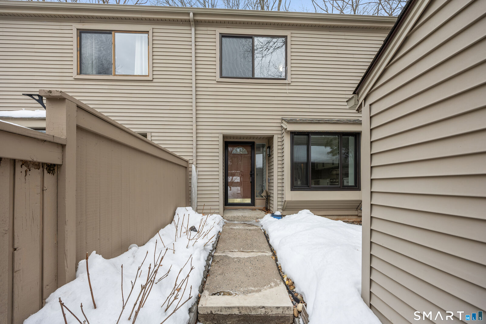 Property Photo:  32 Farmington Chase Crescent 32  CT 06032 