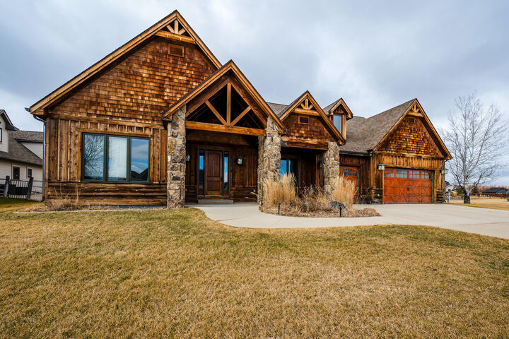 Property Photo:  10 Oak Tree Court  WY 82801 