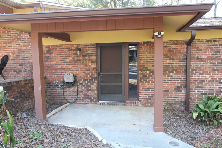 Property Photo: 1530-B Pullen Road B FL 32303