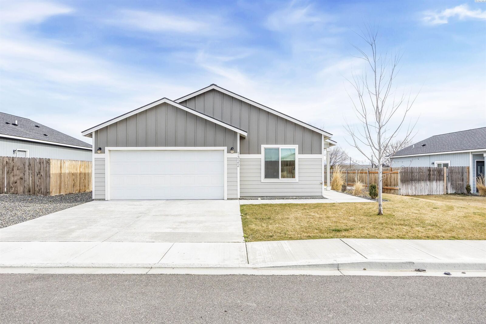 Property Photo: 1322 13th St WA 99320