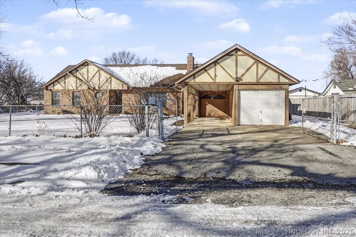 Property Photo:  546 N 38th  OK 74127 