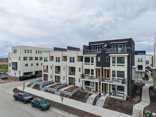 Property Photo:  571 N 1400 W  UT 84025 