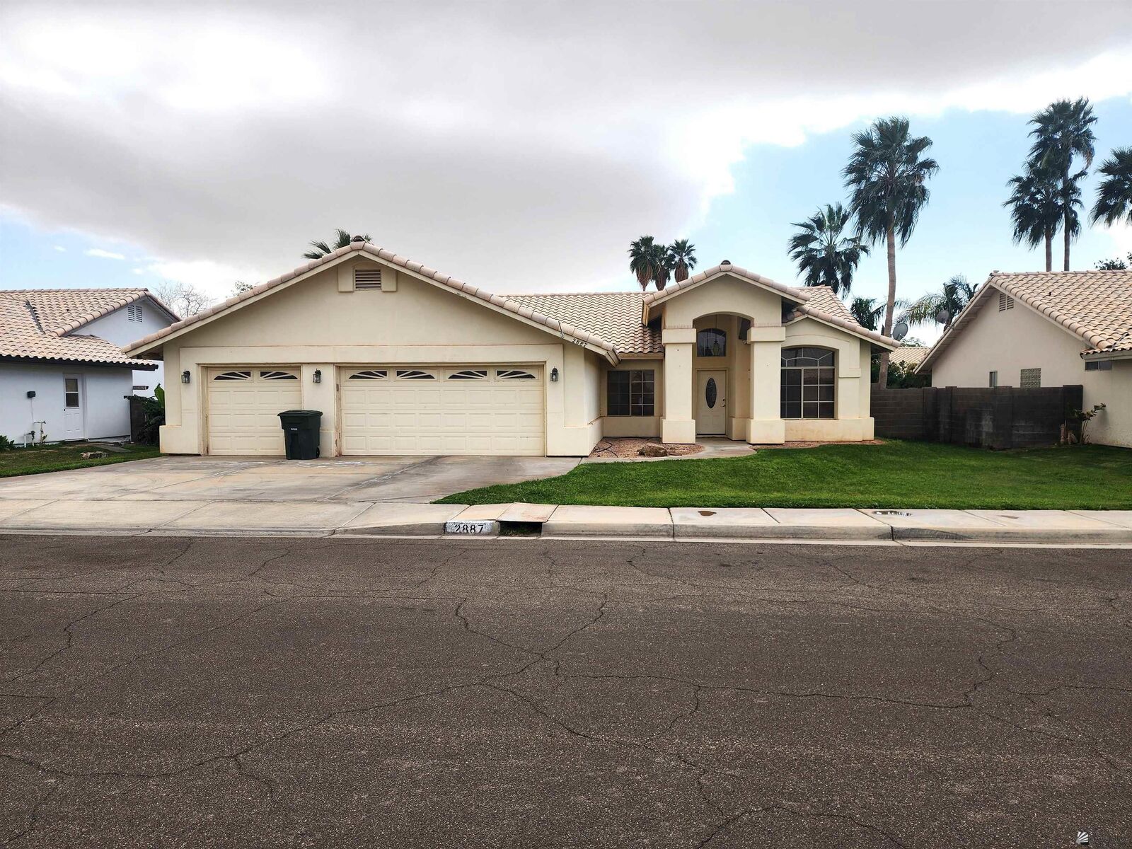 Property Photo:  2887 W 13 Pl  AZ 85364 