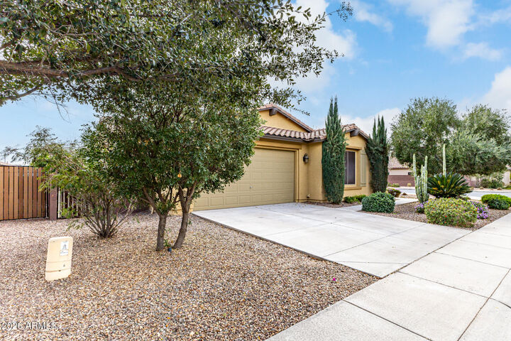 Property Photo:  525 W Reeves Avenue  AZ 85140 