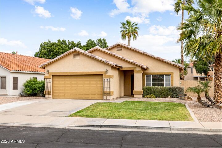 Property Photo:  898 W Tremaine Avenue  AZ 85233 