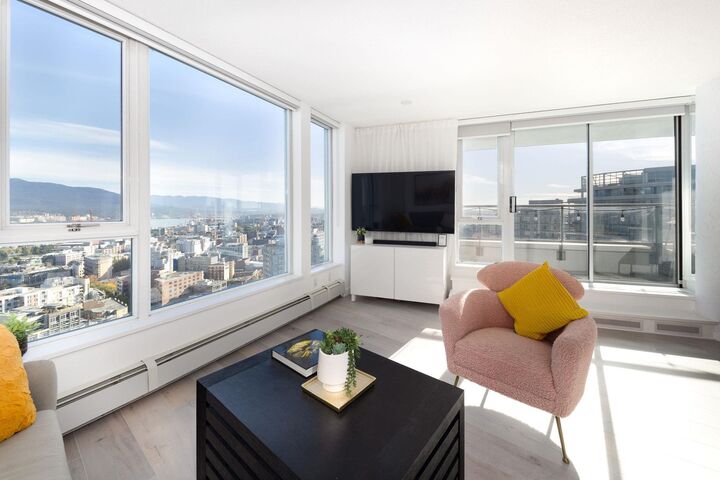 Property Photo: 188 Keefer Place 3705 BC V6B 0J1