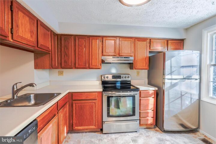 Property Photo: 5995 Rowanberry Drive 10 H MD 21075