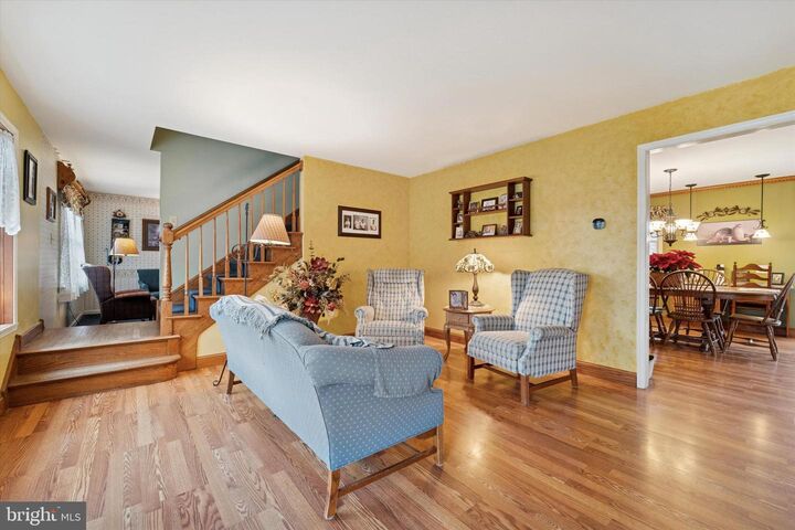 Property Photo:  2 Beech Place  NJ 08096 