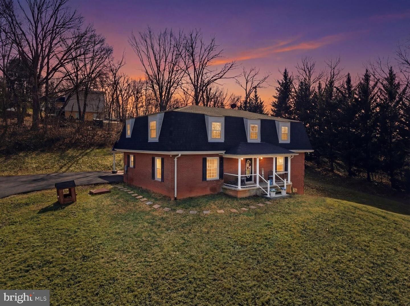 Property Photo: 420 Luray Avenue VA 22630