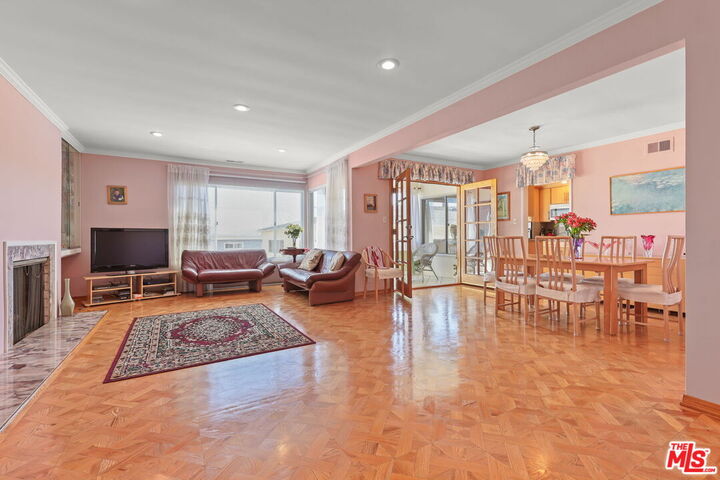 Property Photo: 1114 23rd St CA 90403