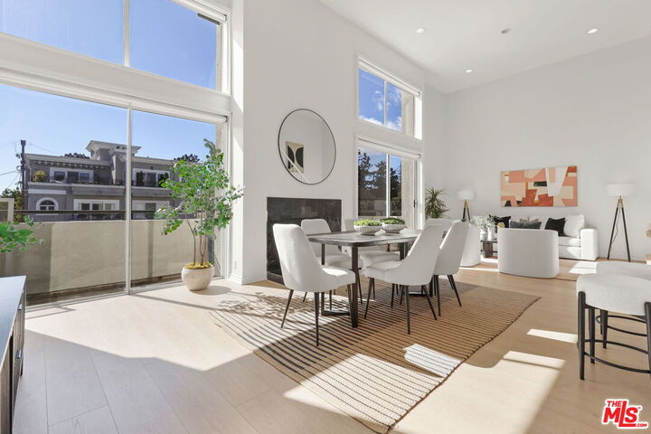 Property Photo:  1164 Wellesley Ave  CA 90049 