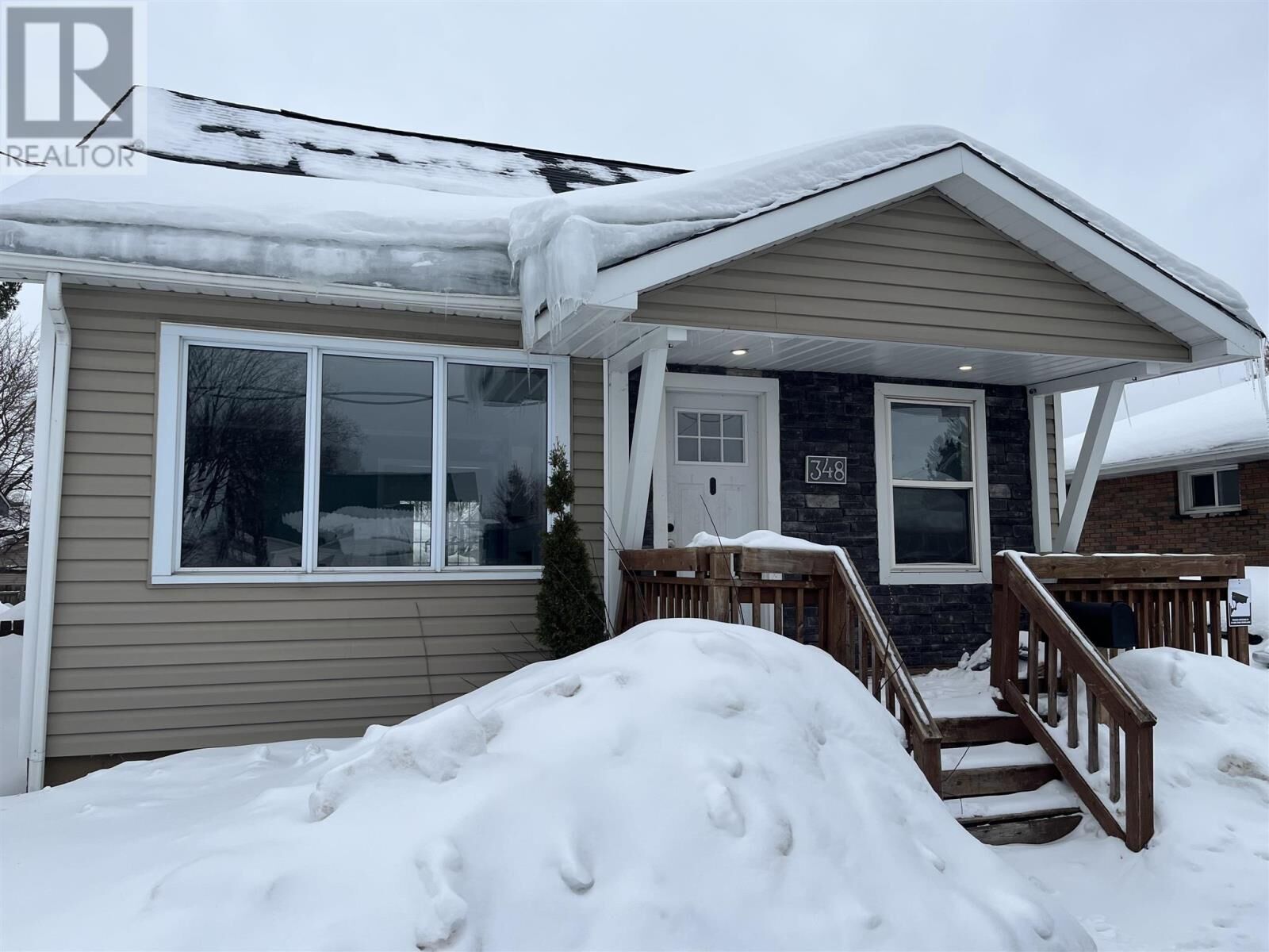 Photo de la propriété: 348 First Ave ON P6C 4P1