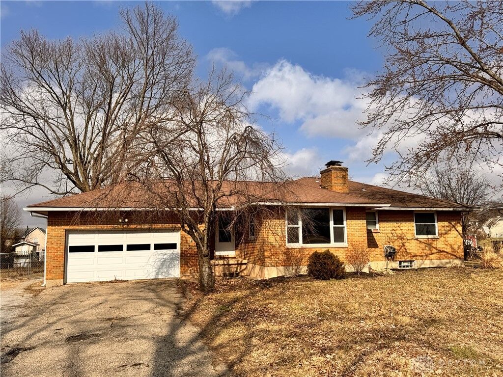 Property Photo: 905 Old Springfield Road OH 45377