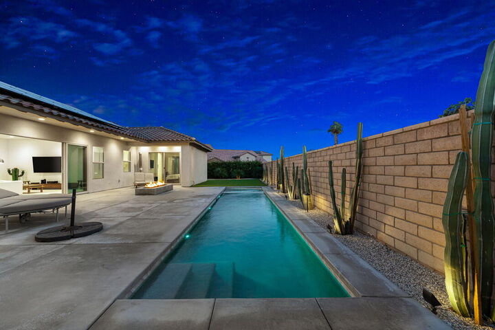 Property Photo: 55766 Isleworth CA 92253