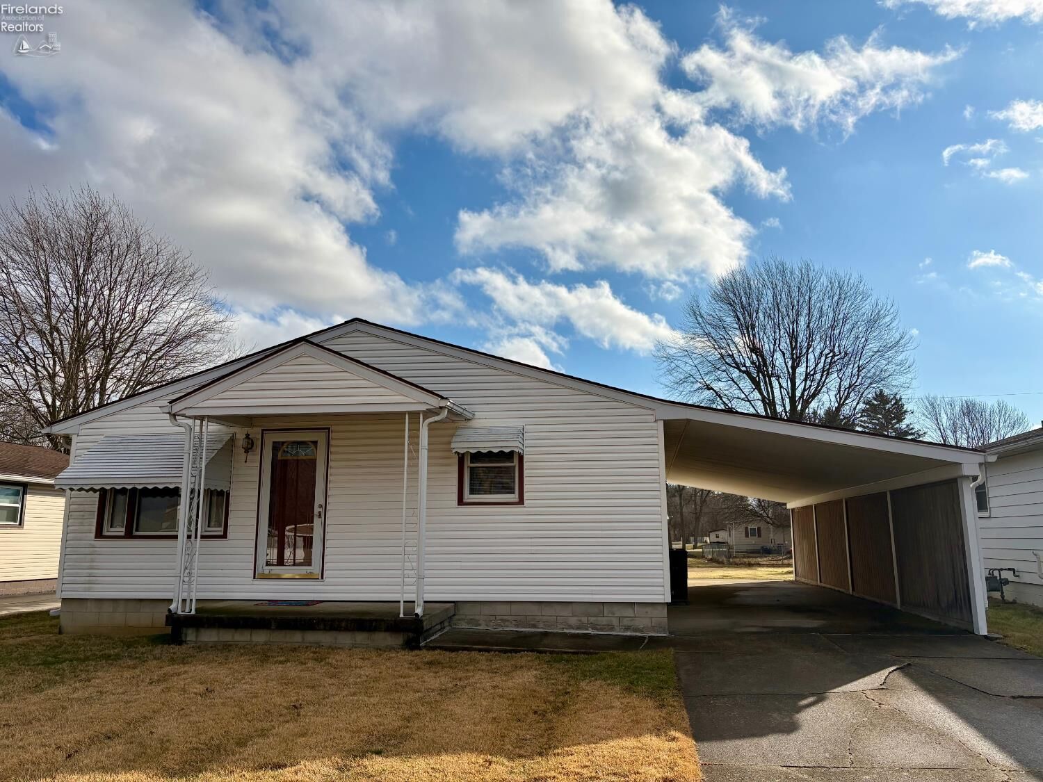 Property Photo:  332 Elm Avenue  OH 44883 