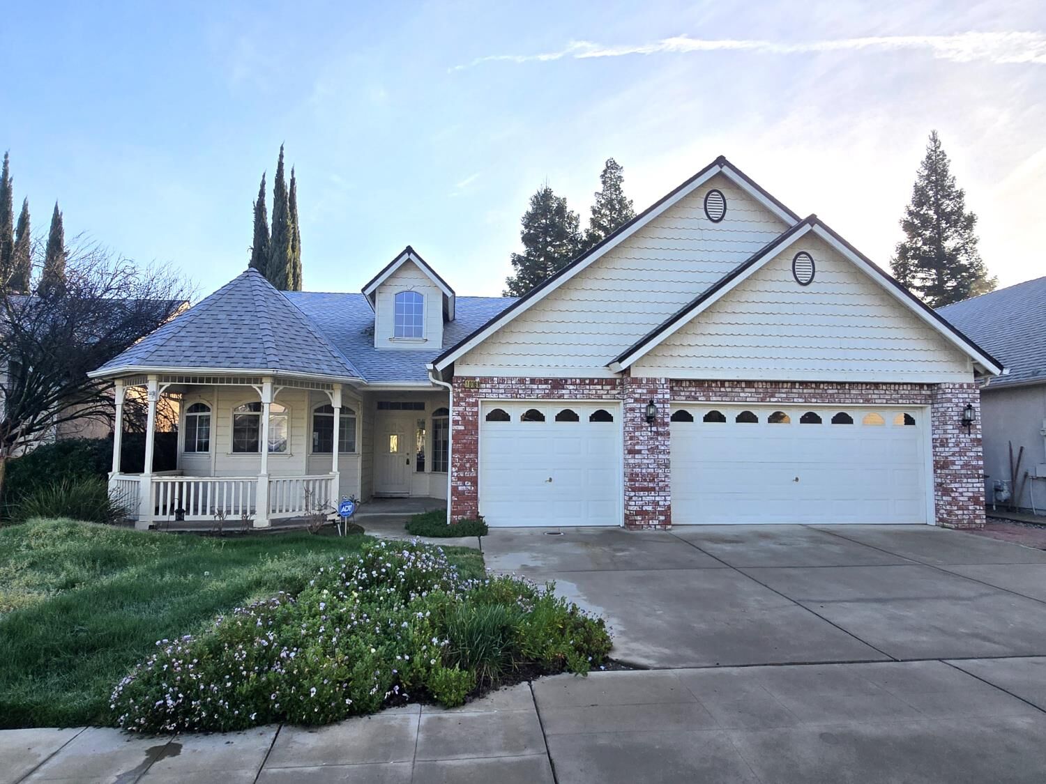 Property Photo:  10168 N Price Avenue  CA 93730 