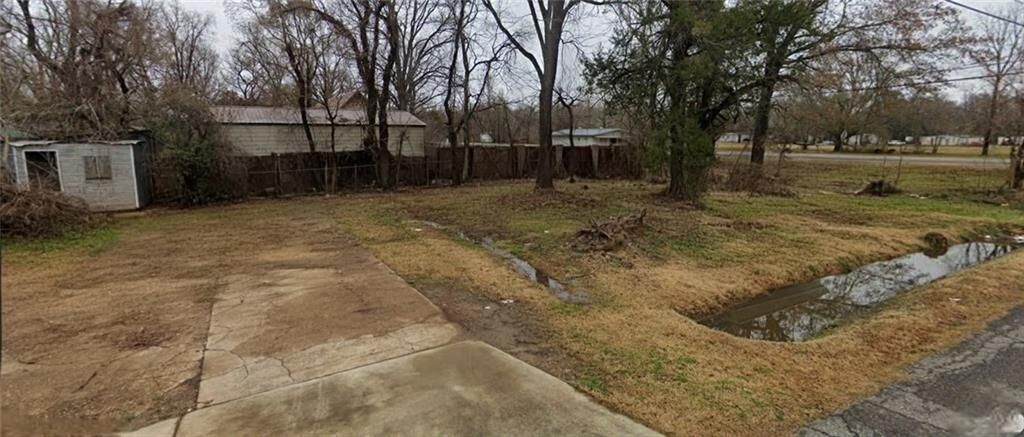 Property Photo:  2028 Airbase Road  LA 71303 