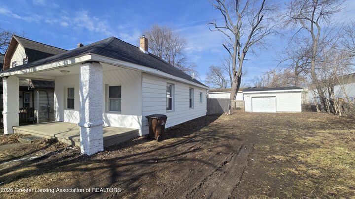Property Photo:  1107 May Street  MI 48906 