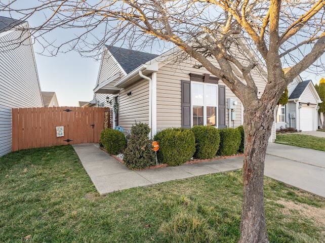 Property Photo:  2133 Village Point Court  KY 42303 