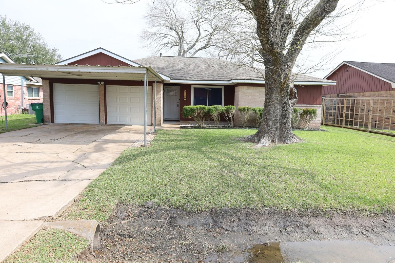 Property Photo: 513 Sims Drive TX 77515
