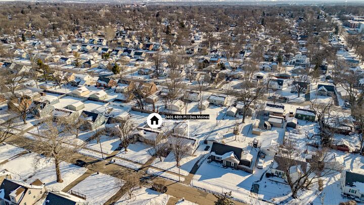 Property Photo:  2401 48th Place  IA 50310 